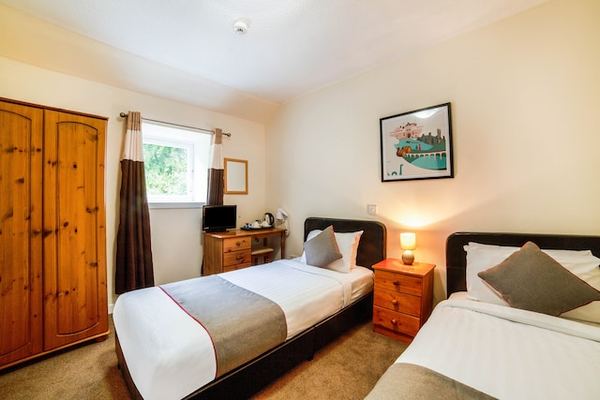 OYO Loch Ness Drumnadrochit Hotel