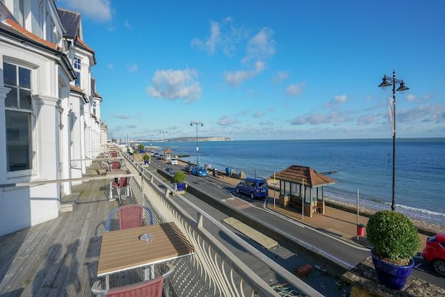 OYO Shanklin Beach Hotel