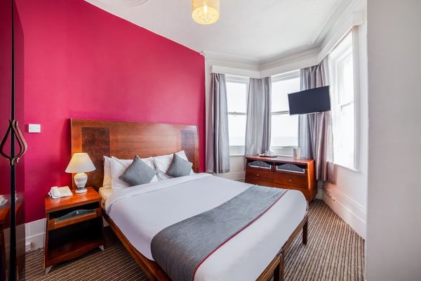 OYO The Strand Hotel