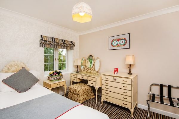 OYO Vale Lodge