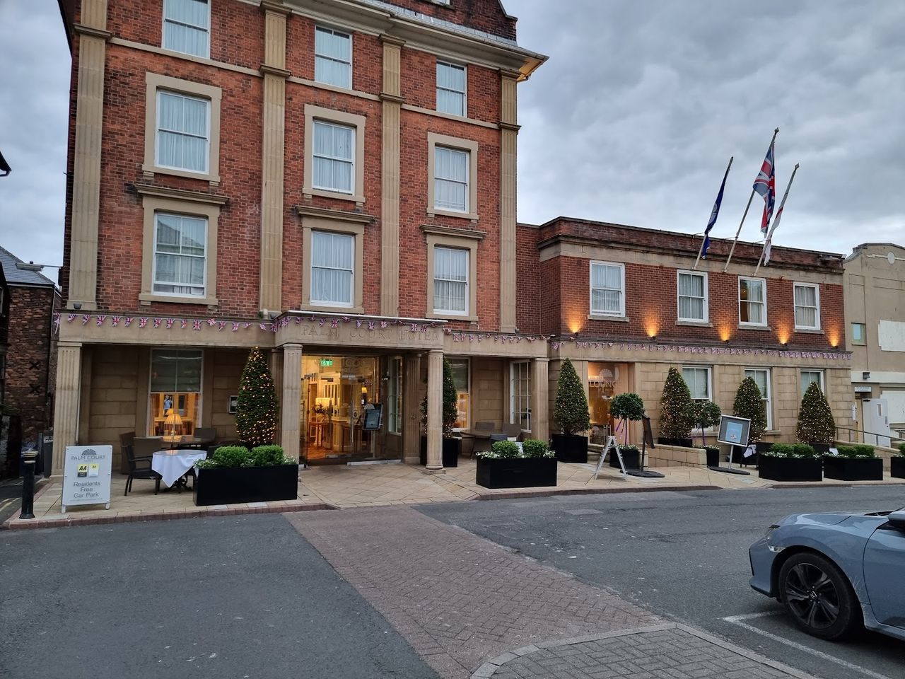 Palm Court Hotel
