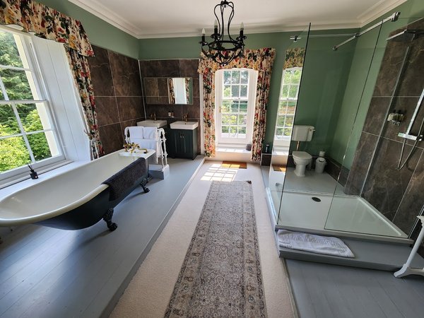 Pantybeiliau House Bed & Breakfast