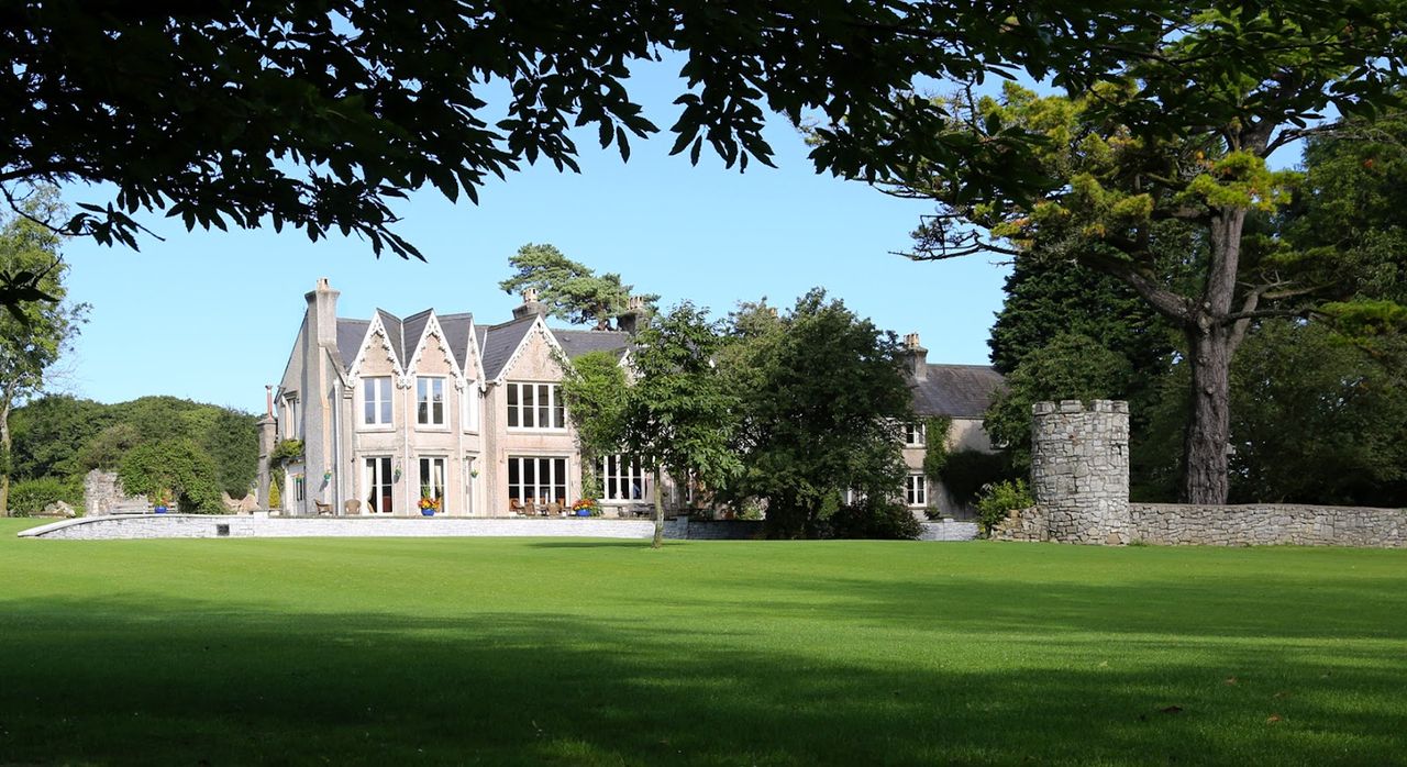 Parc-le-Breos House