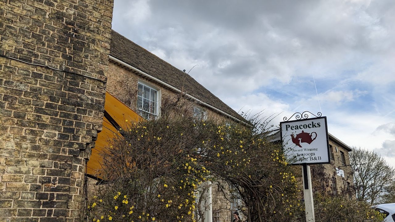 Peacocks Tearoom and Fine B&B