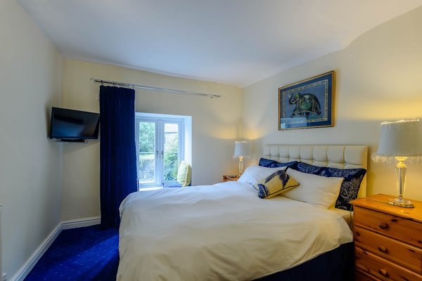 Pen-Y-Bont Hotel