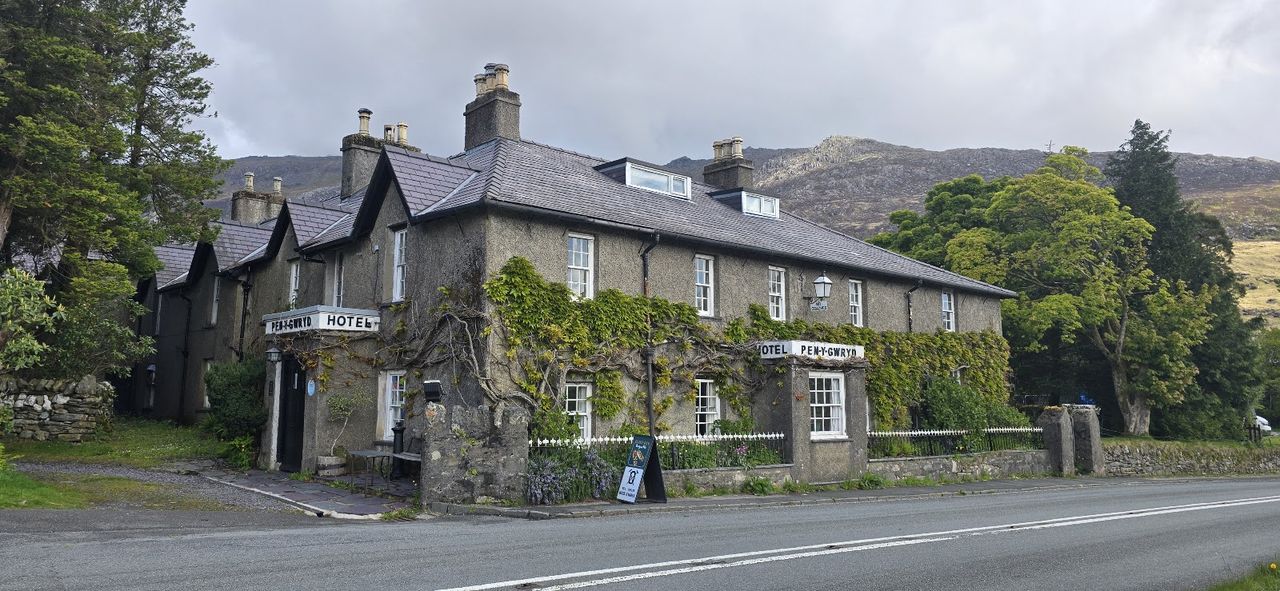 Pen-y-Gwryd Hotel
