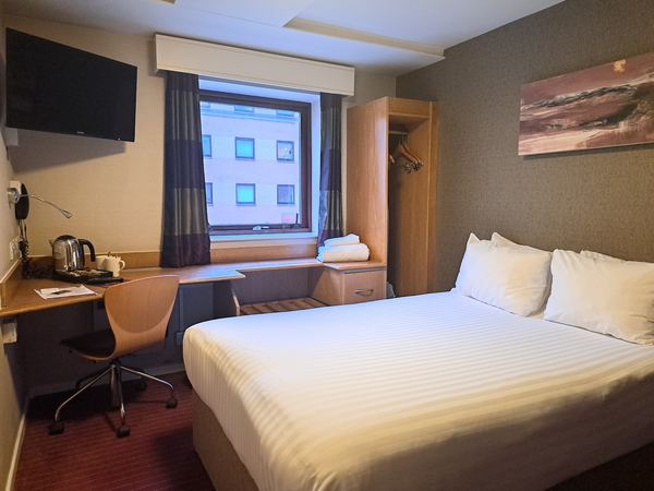 Pendulum Hotel