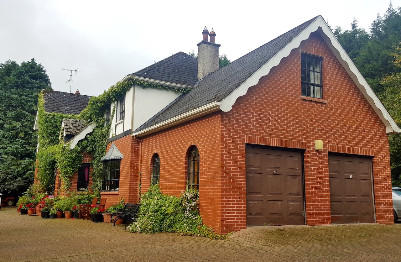 Pinewood Lodge Guest House