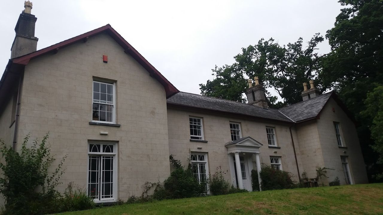 Plas Dolau Country Estate