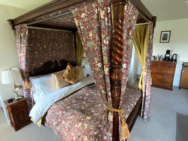 Plas Tan-yr-Allt Country House
