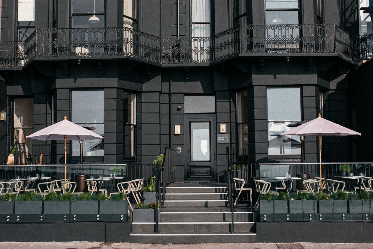 Port Hotel