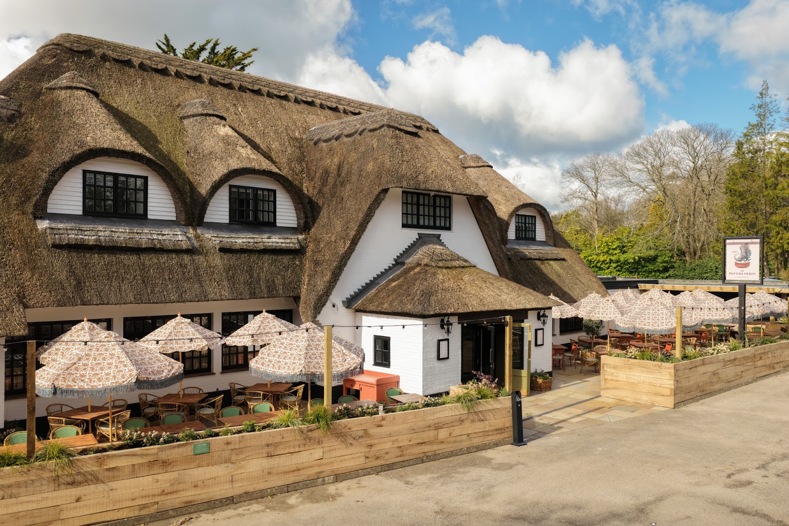 Potters Heron Hotel