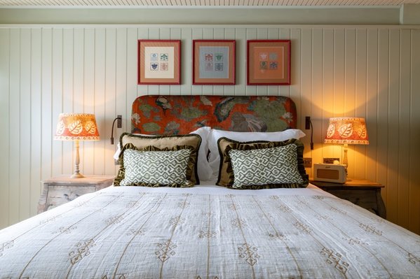Potters Heron Hotel