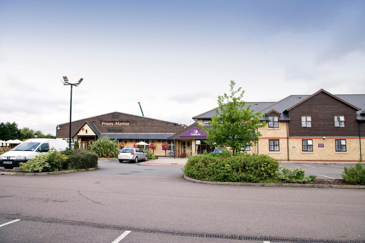 Premier Inn Bedford Priory Marina