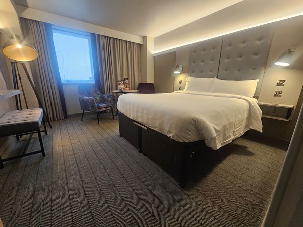 Premier Inn Bristol Parkway M32