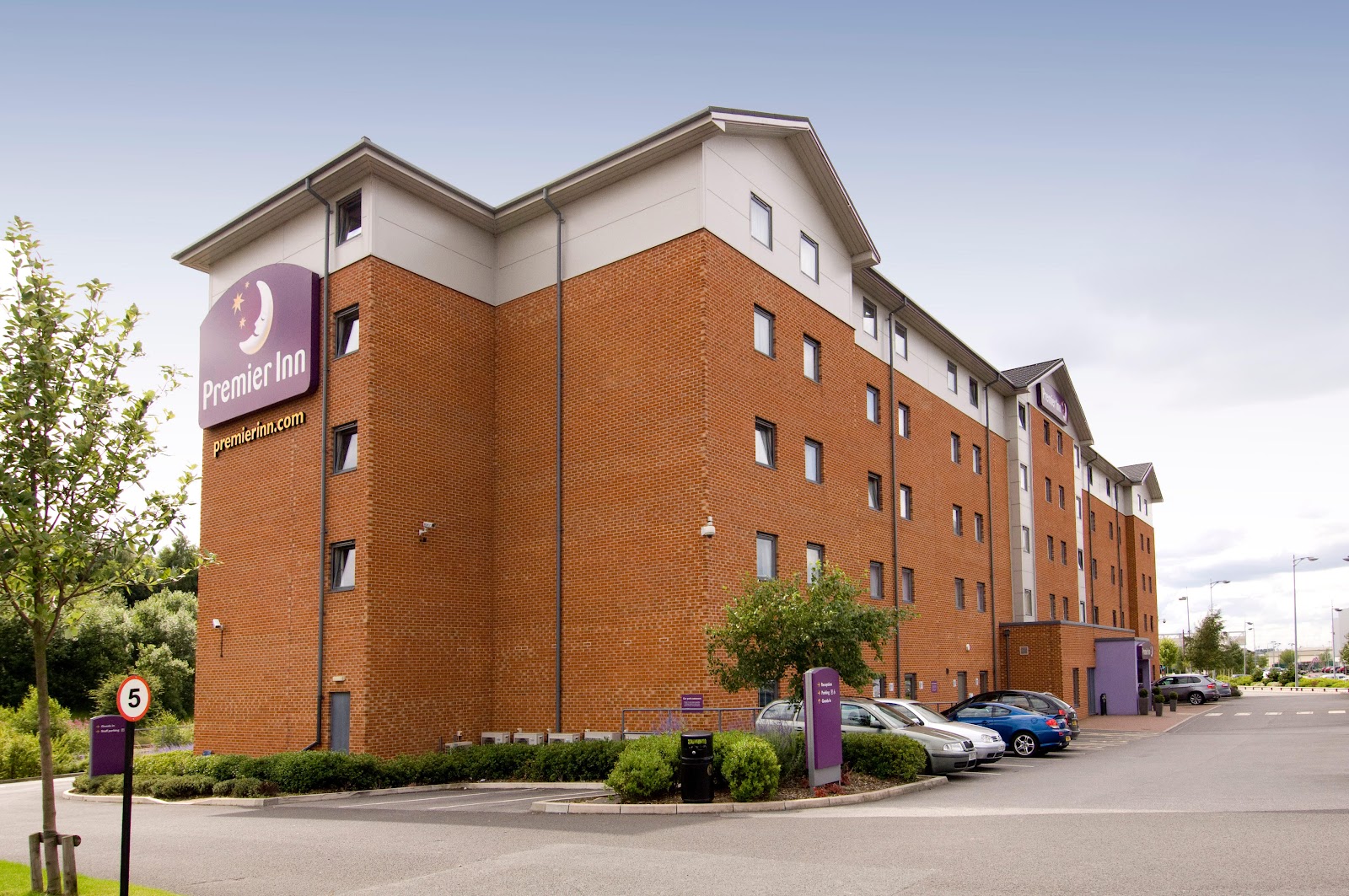 Premier Inn Castleford Xscape M62 Jct 32