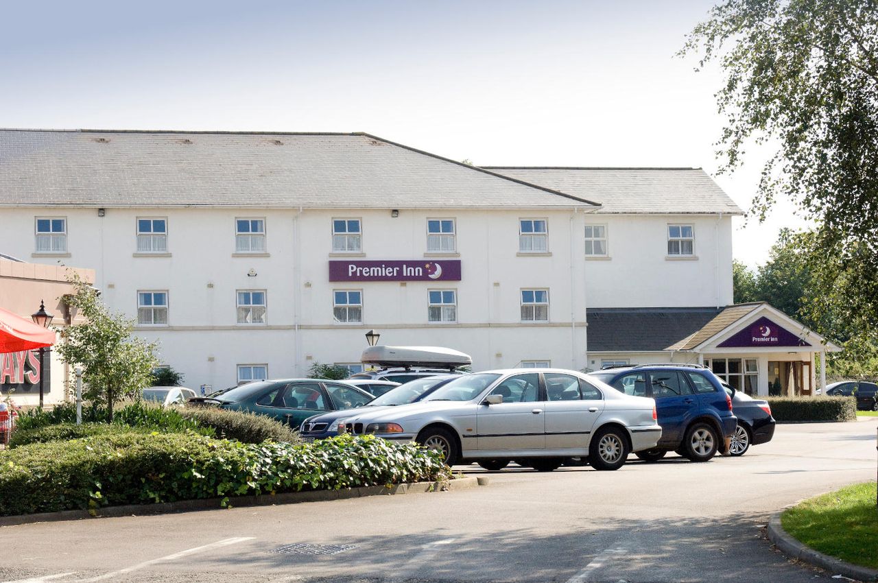 Premier Inn Cheltenham Central West A40