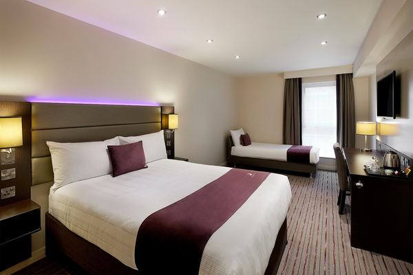 Premier Inn Edinburgh City Centre Waverley