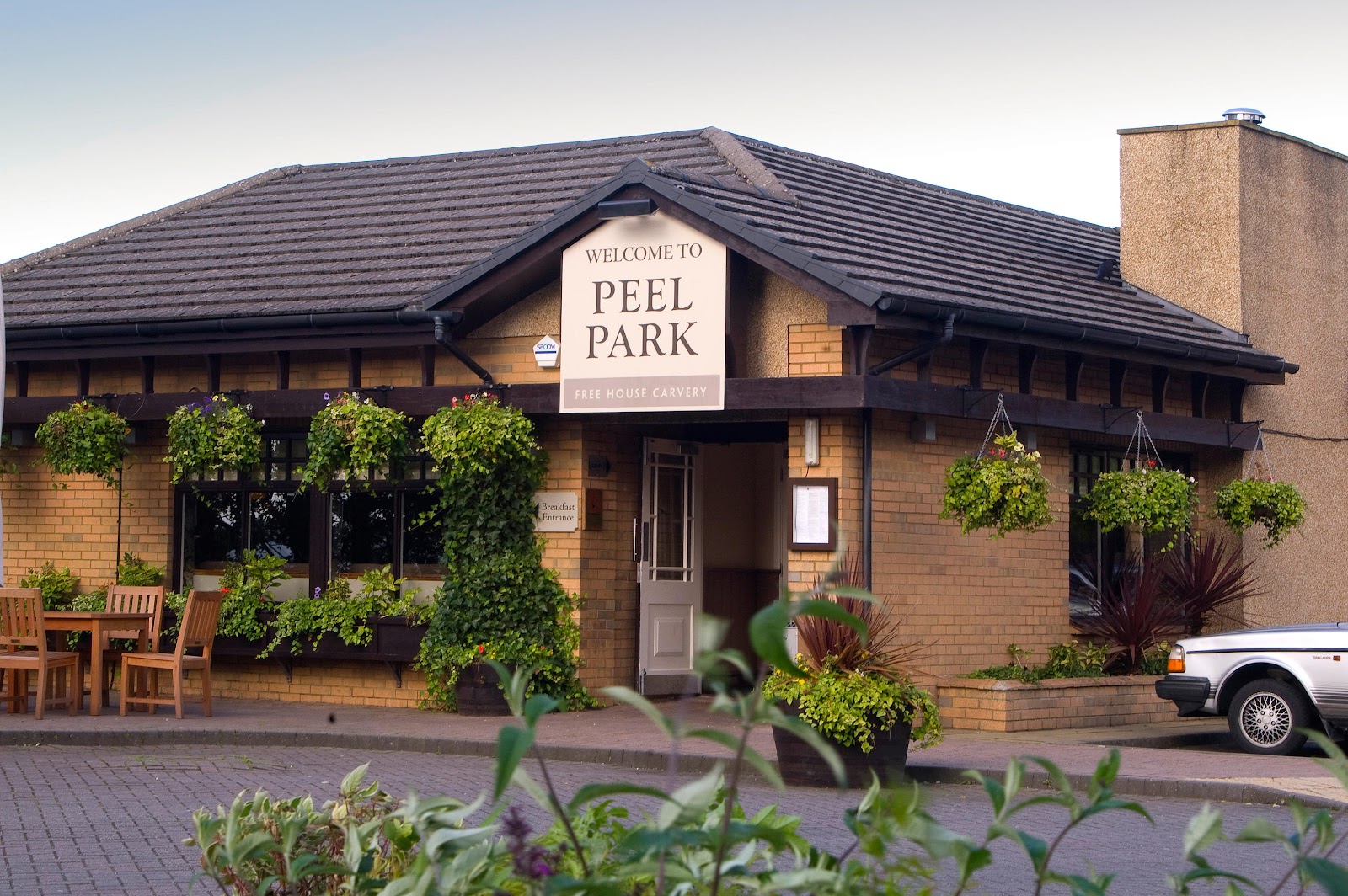 Premier Inn Glasgow East Kilbride Peel Park