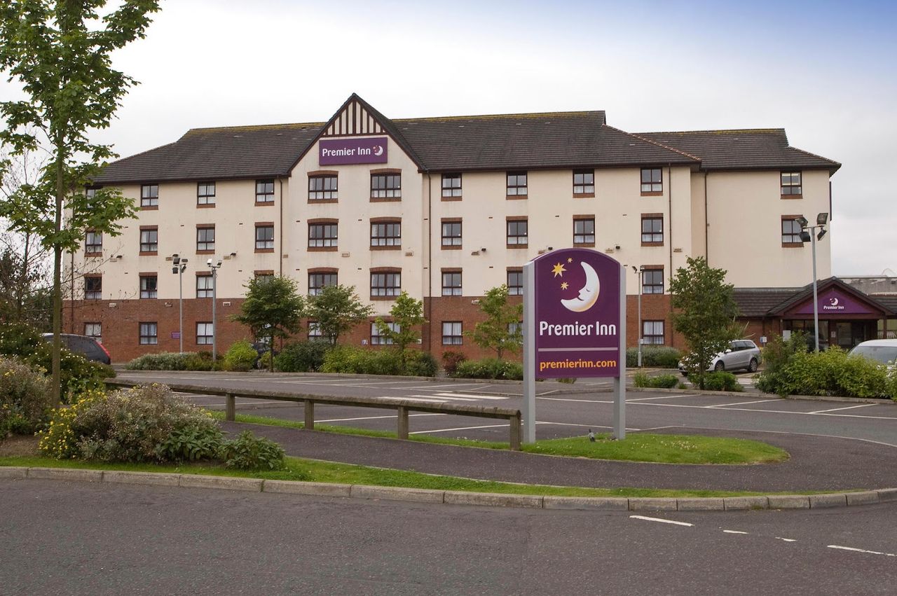 Premier Inn Glasgow Stepps M80 J3