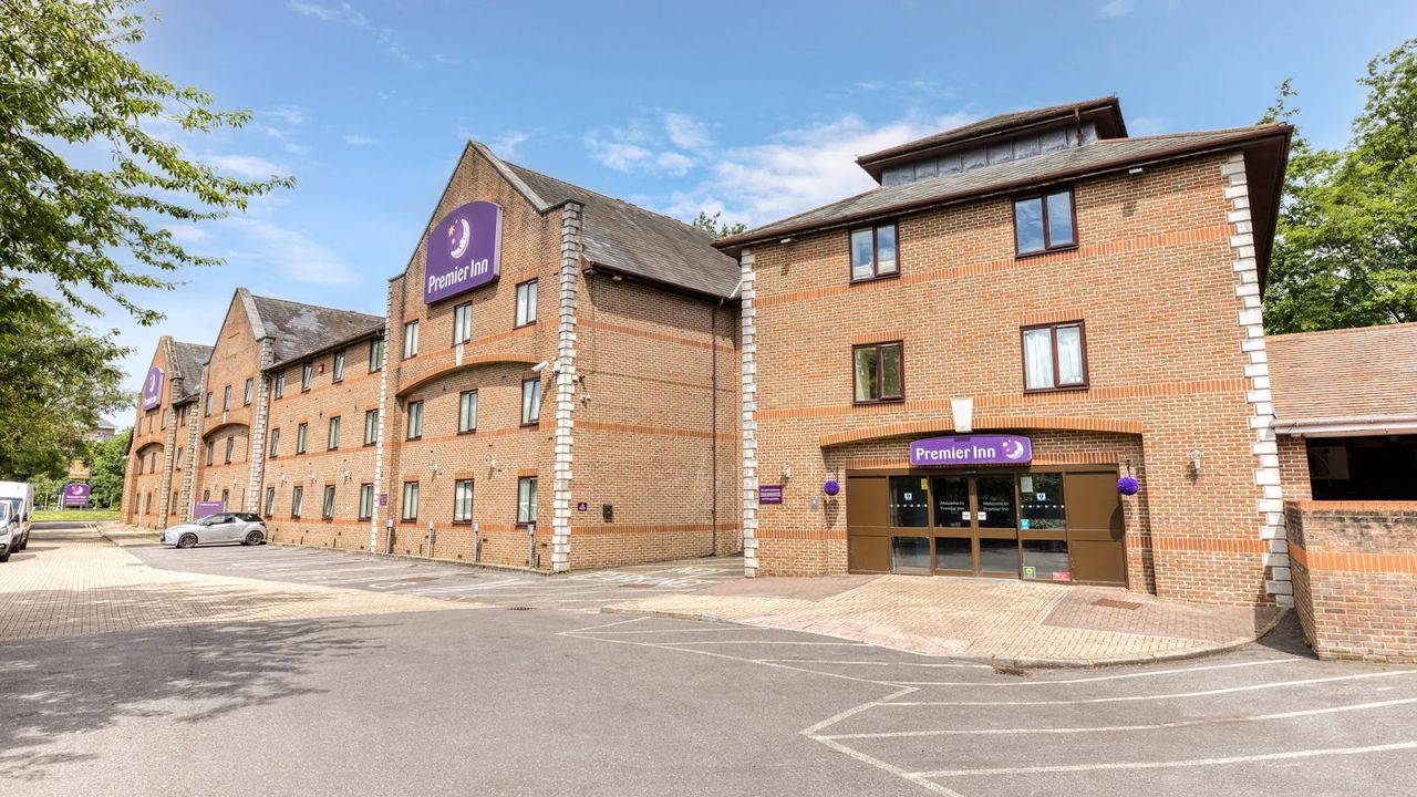 Premier Inn Guildford North A3