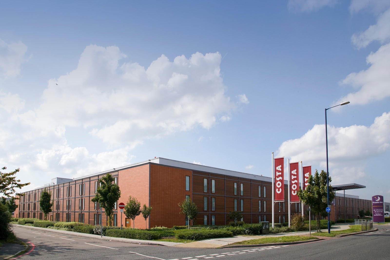 Premier Inn Heathrow Airport T2 & T3 Bath Road