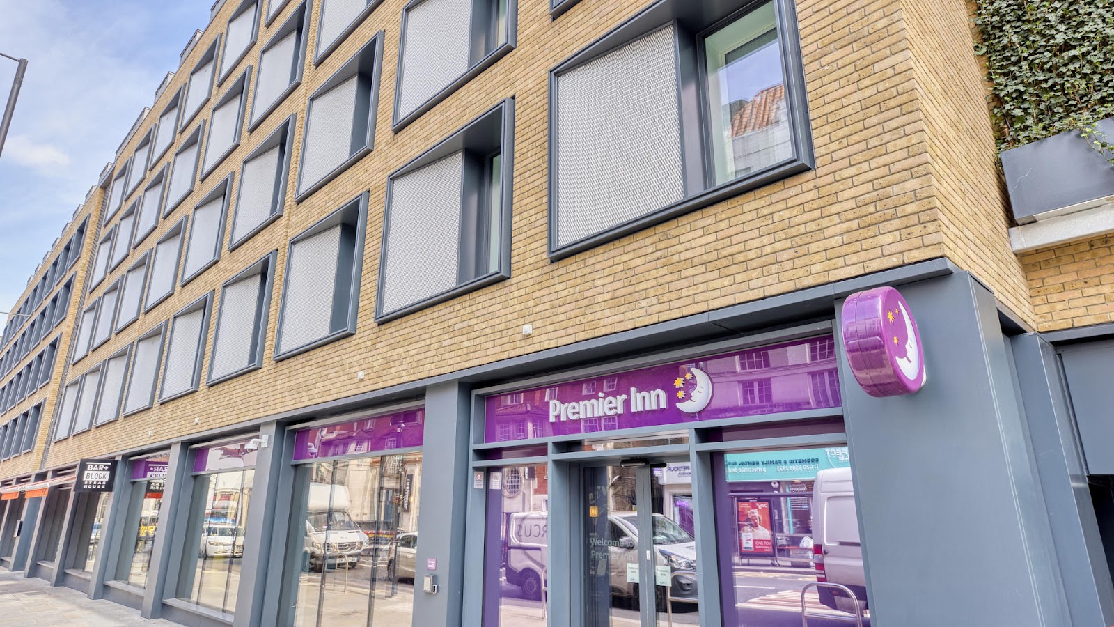 Premier Inn London Hammersmith Shepherds Bush Road