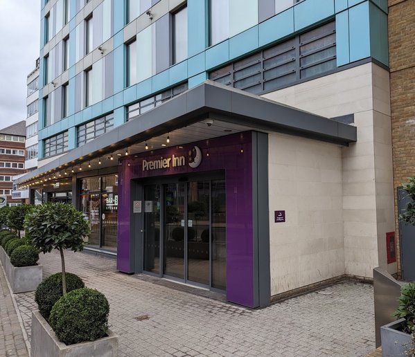 Premier Inn London Wimbledon Broadway