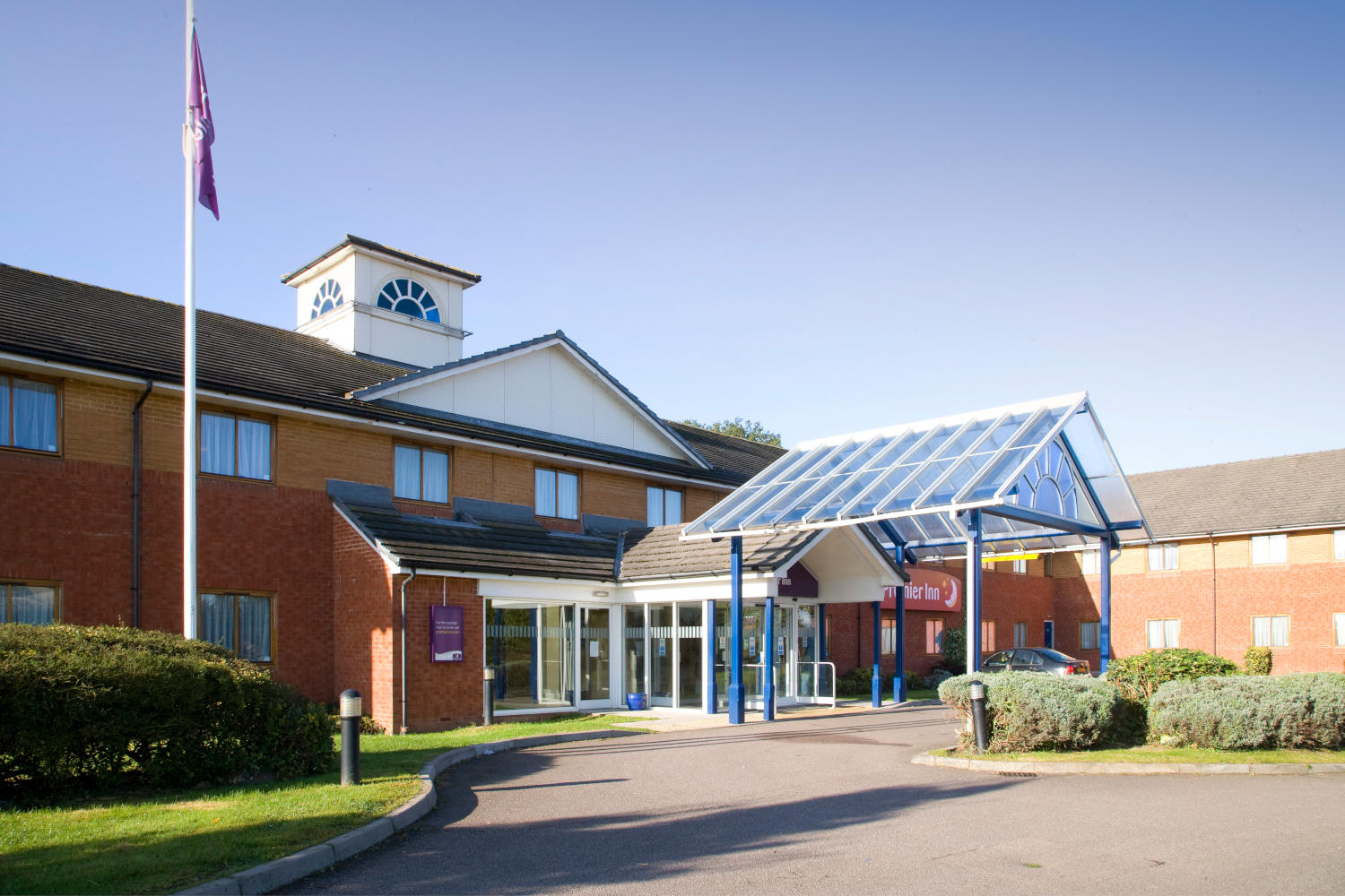 Premier Inn Luton South M1 J9