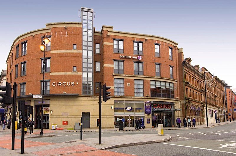 Premier Inn Manchester City Centre Portland Street