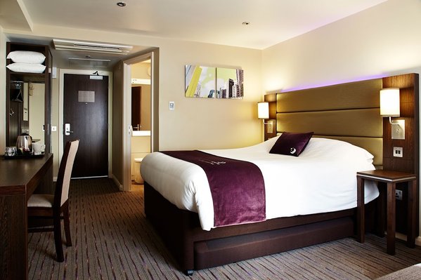 Premier Inn Newbury Town Centre London Road