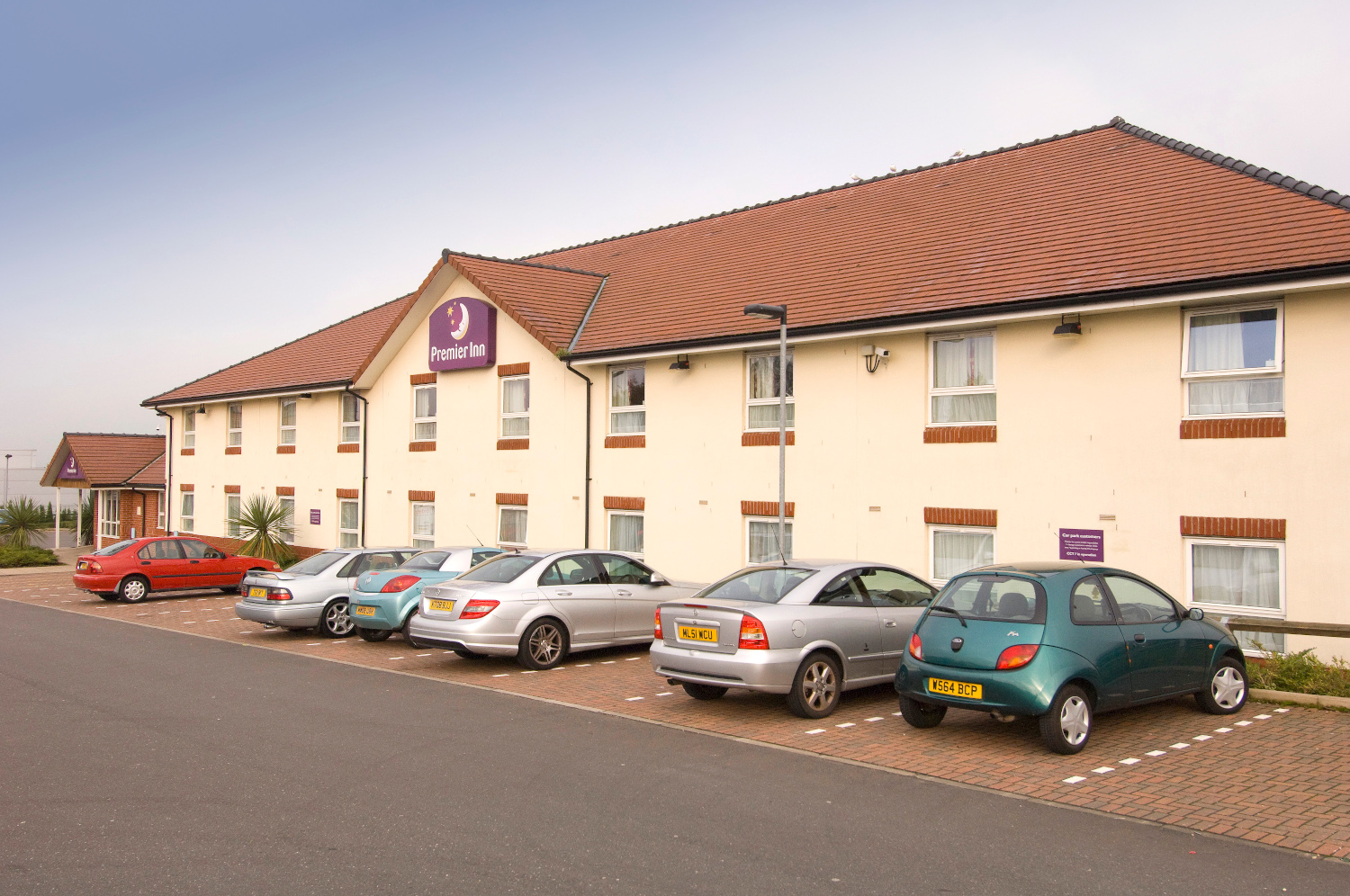 Premier Inn Oldham Central