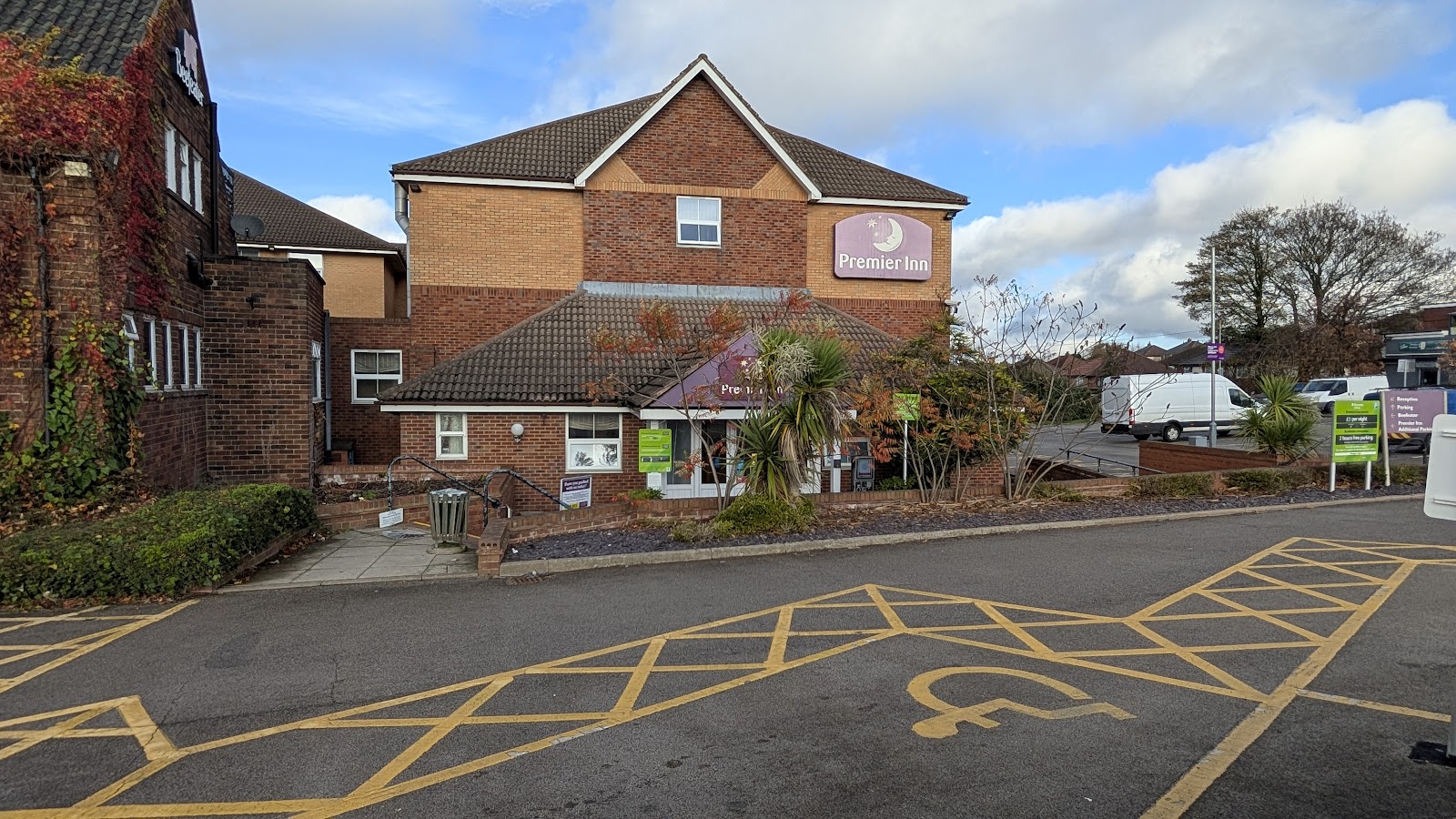 Premier Inn Rotherham East M18 M1