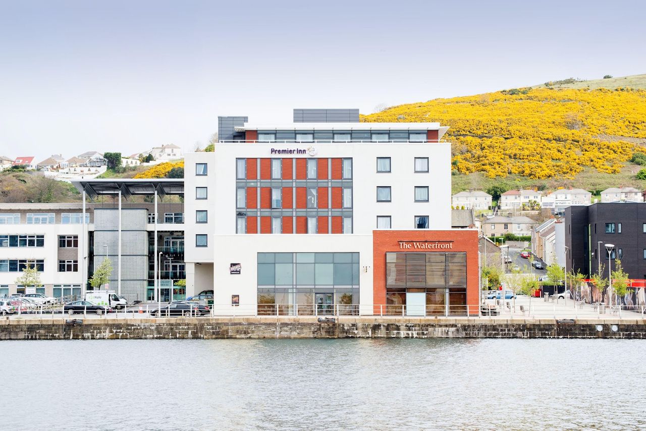 Premier Inn Swansea Waterfront