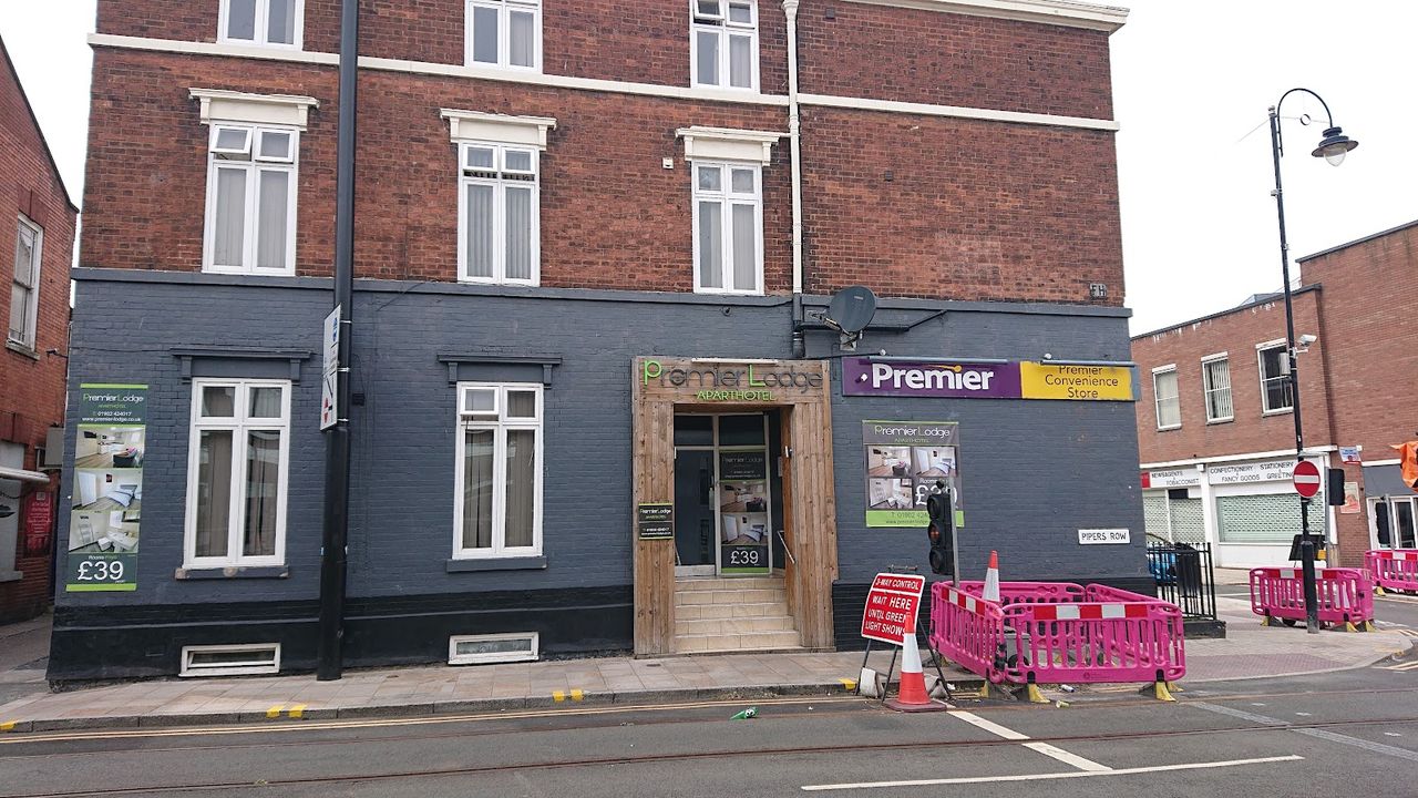 Premier Lodge Central