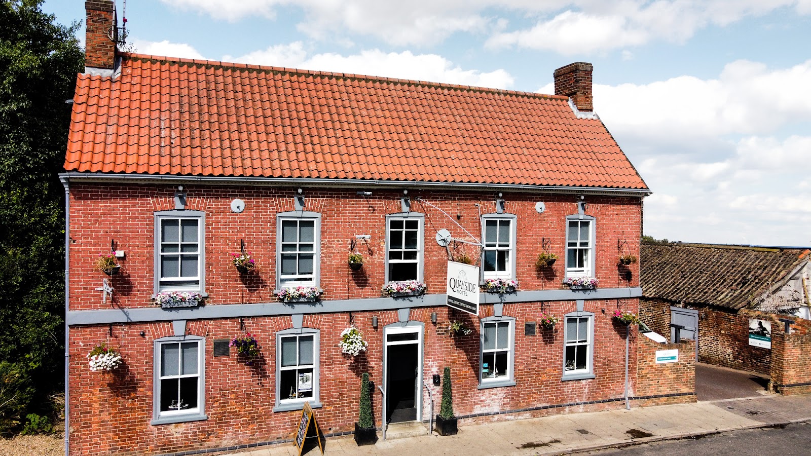 Quayside Hotel and Bar