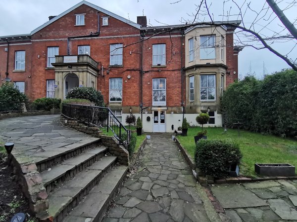 Queens Guesthouse Manchester