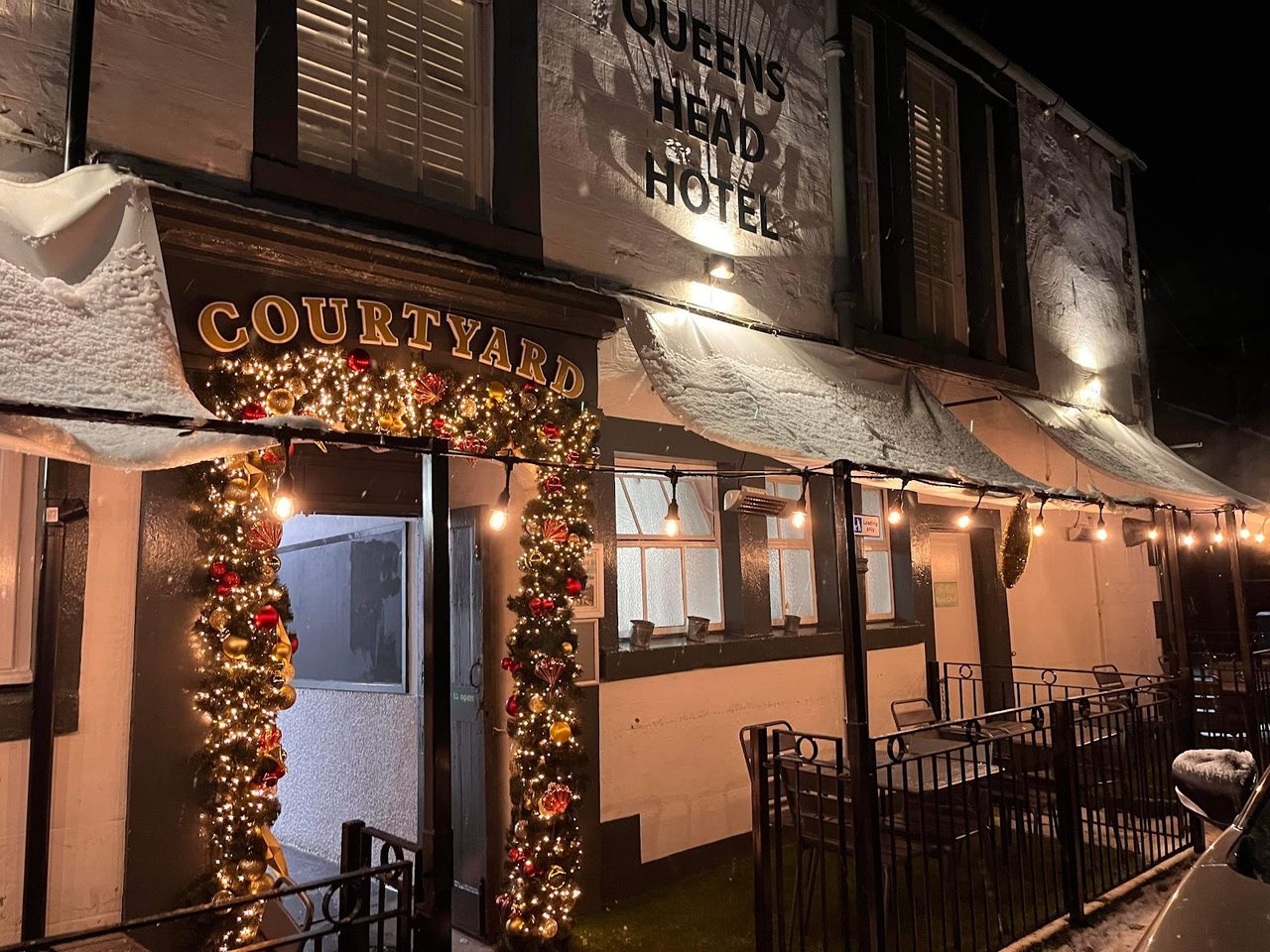 The Queens Head Hotel