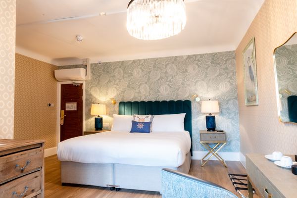Queens Hotel and Spa