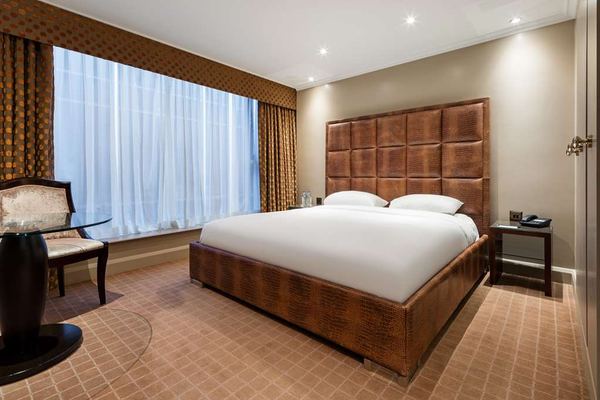 Radisson Blu London Heathrow Hotel