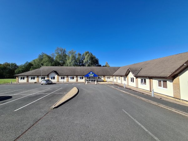 Raglan Lodge