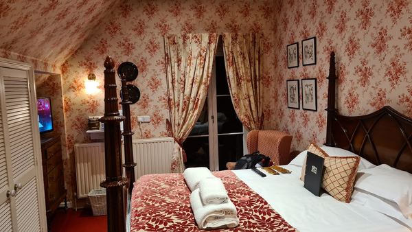 Ravenwood Hall Hotel