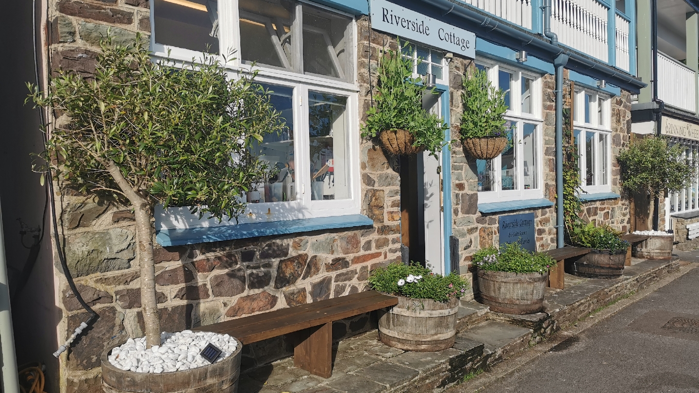 Riverside Cottage Bed & Breakfast