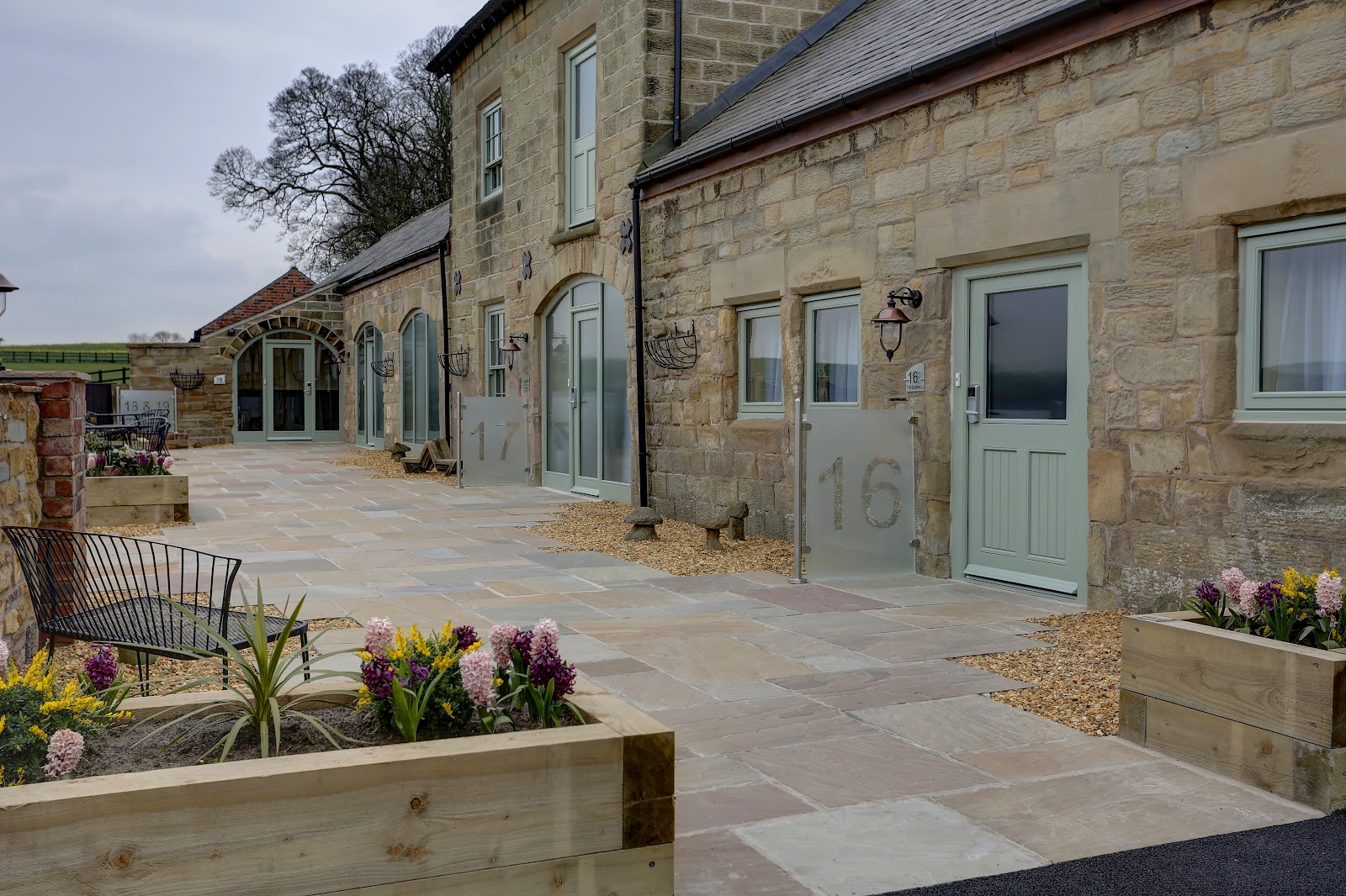 Rogerthorpe Manor Hotel
