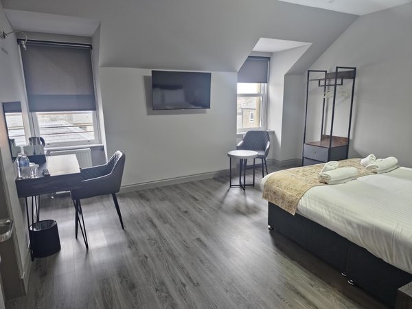 Rooms at 1703