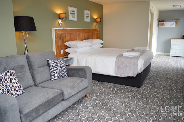 Rooms at 73