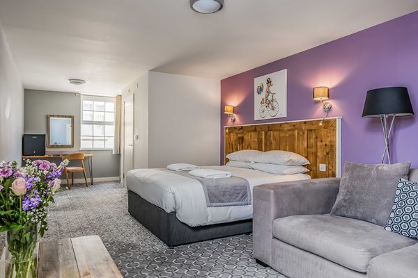 Rooms at 73