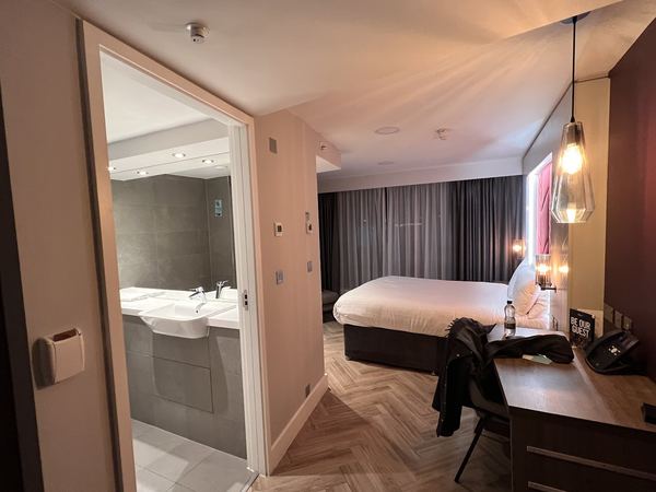 Roomzzz Newcastle City
