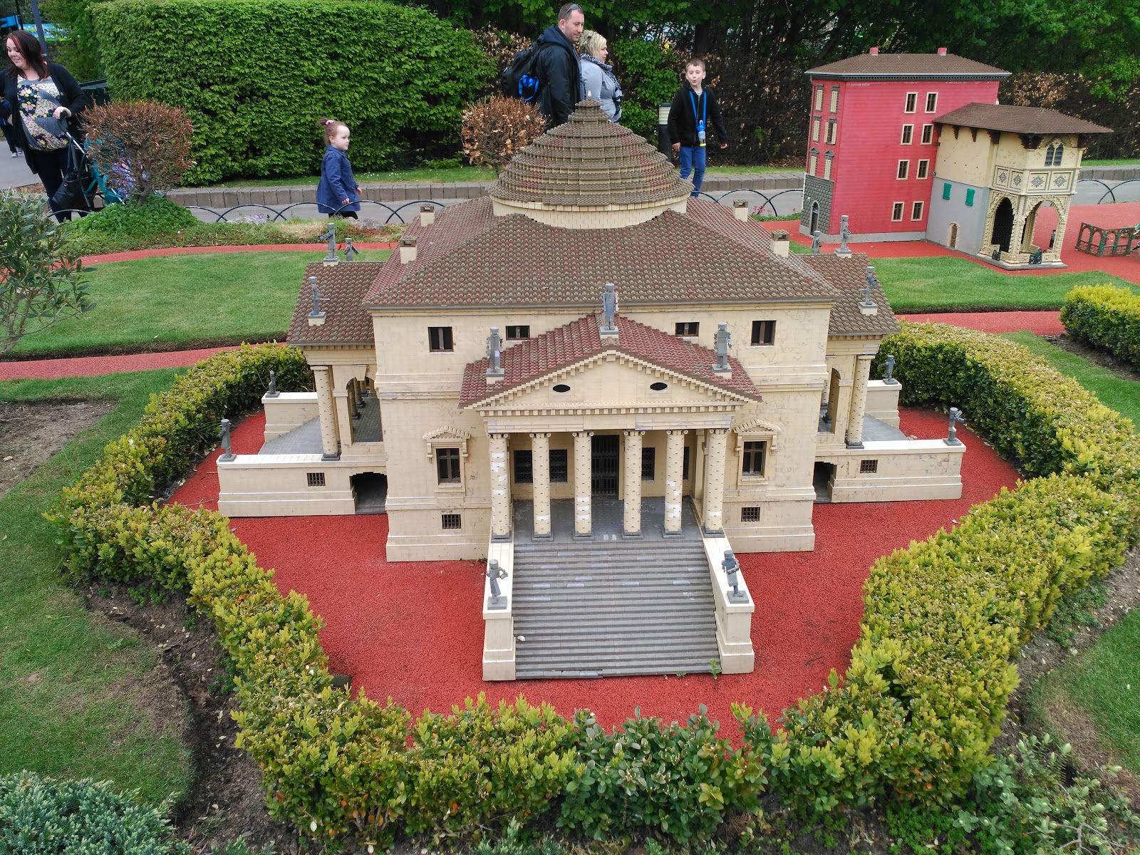 Rose Park Hotel