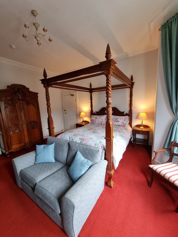 Rowanbank House